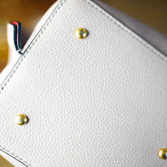 Valentino Garavani VLogo Tote Leather Small - Picture 11 of 16